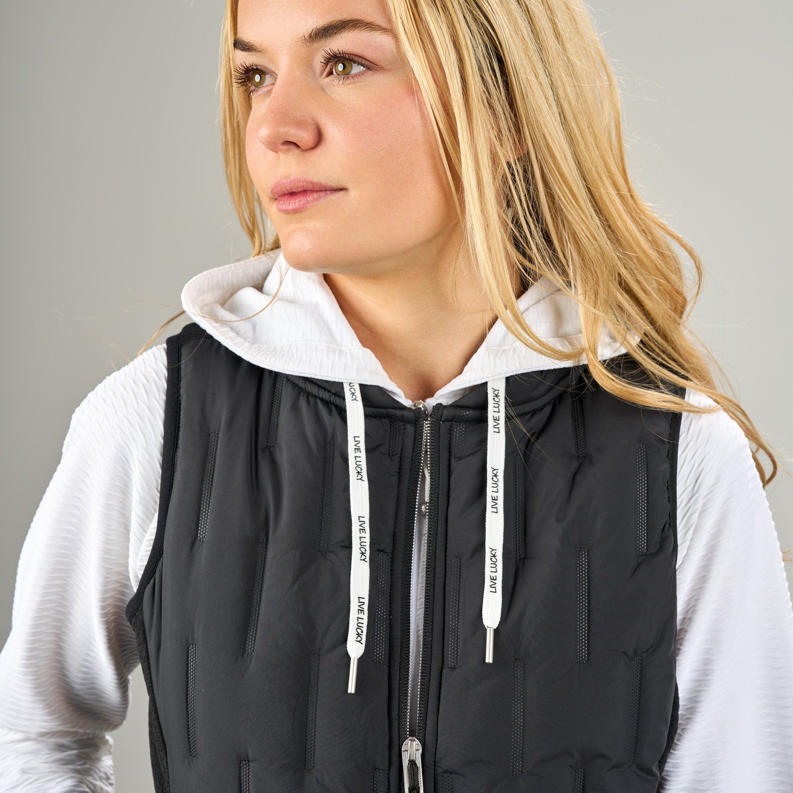 DELIA PUFF VEST ブラック