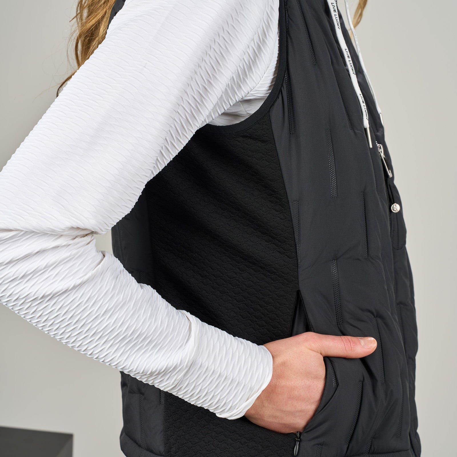 DELIA PUFF VEST ブラック
